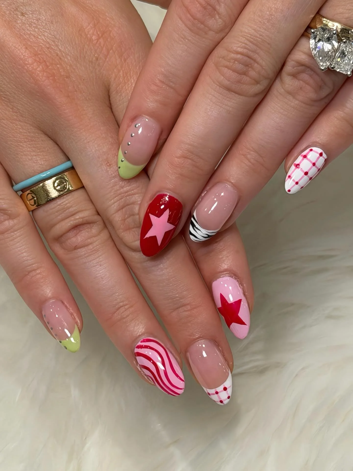 Lucky Star, Lucky Nails, Lucky Girl🌟! 
@kayshapbenny 

Hammond Nails Sandy Springs
☎️(404)459-0750 for appointments!
We also accept walk ins.

#hammondnailssandysprings #nailart #nailinspiration #nailsnailsnails #atlanta