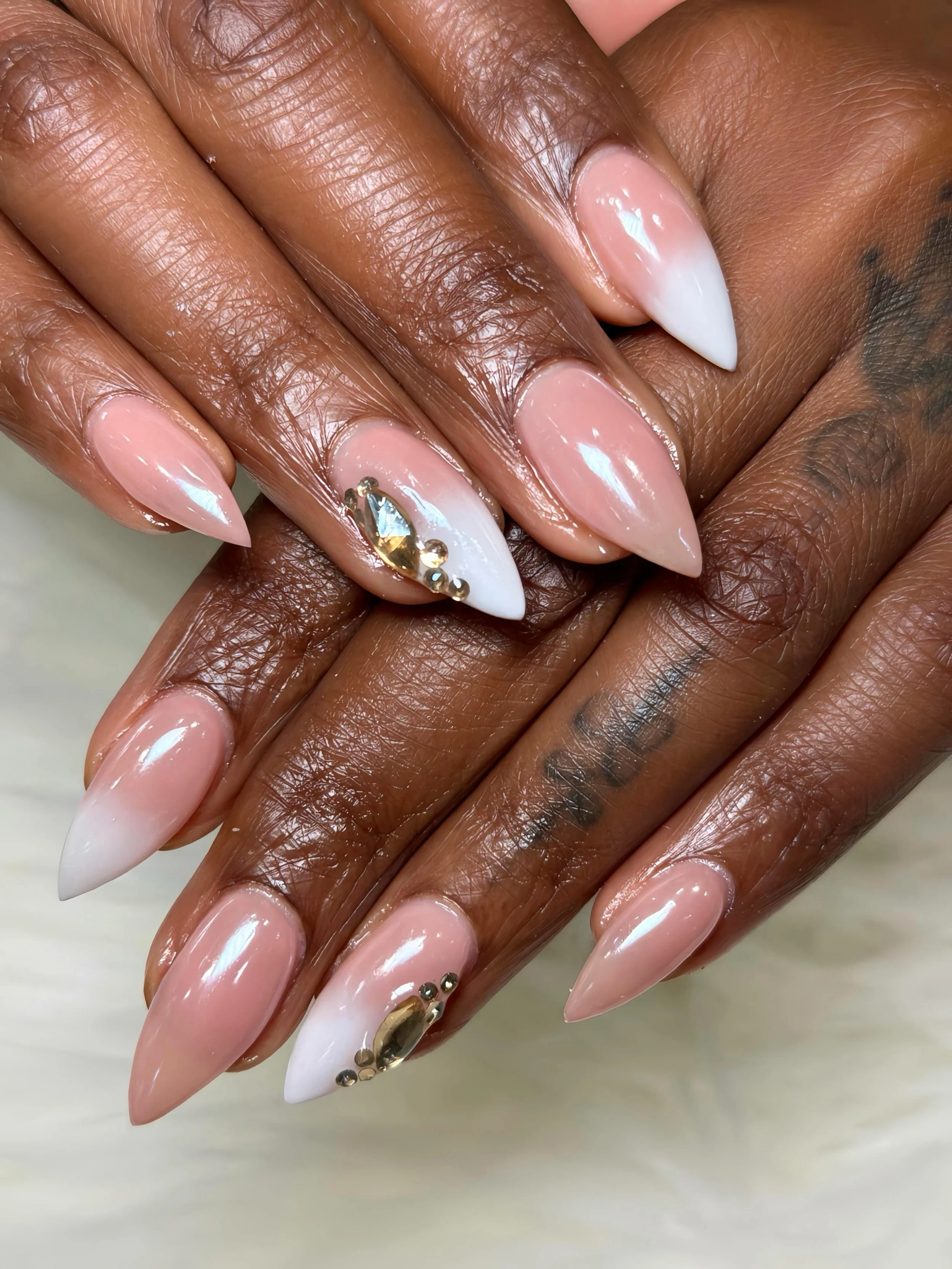 These nails are sweet as honey 😚🤩

@lpriscilla___ 
Hammond Nails Sandy Springs
☎️(404)459-0750 for appointments!
We also accept walk ins.

#hammondnailssandysprings #nailart #nailinspiration #nailsnailsnails #atlanta