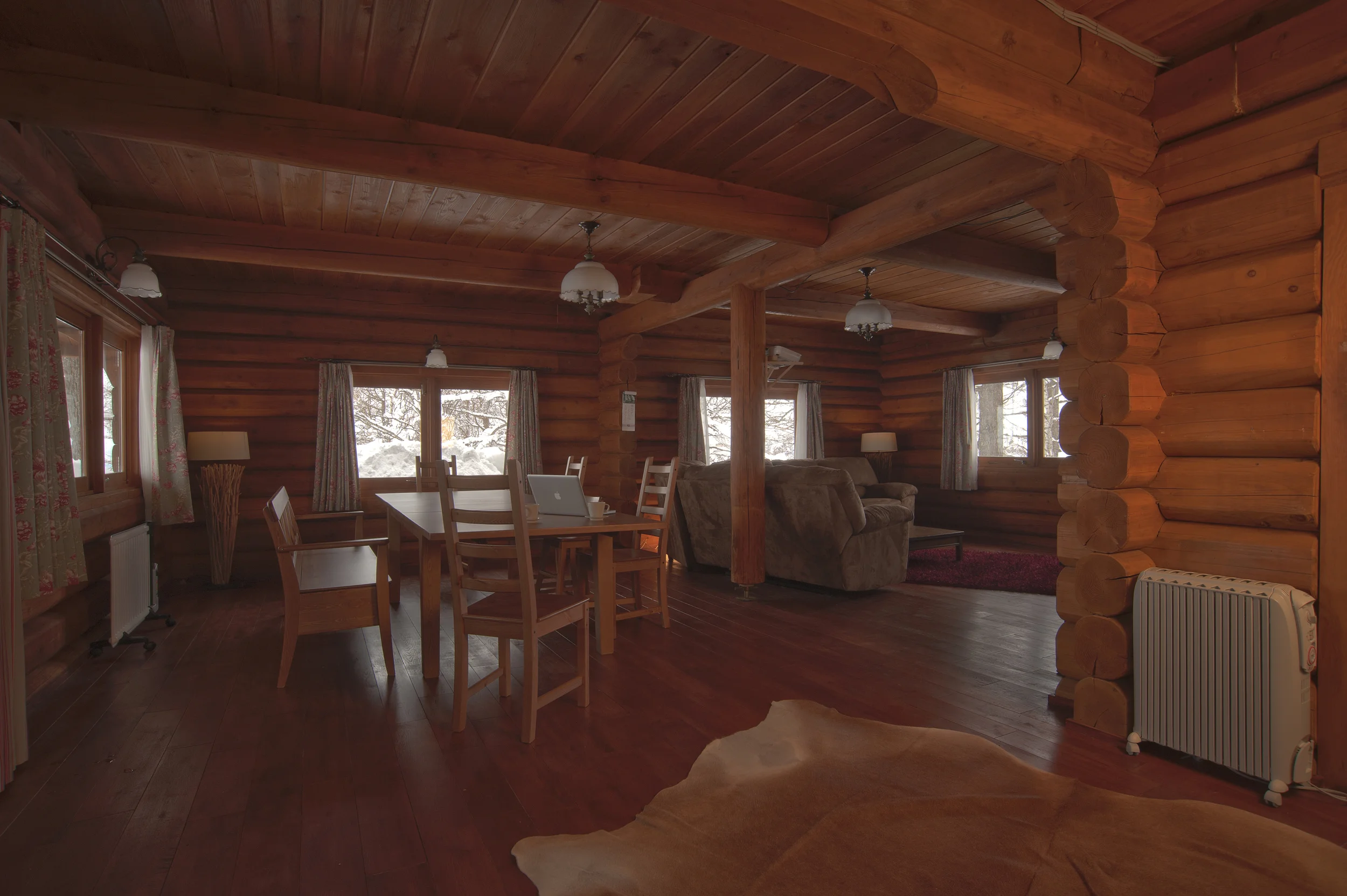 Dinning-1(CS5)_HDR2.jpg