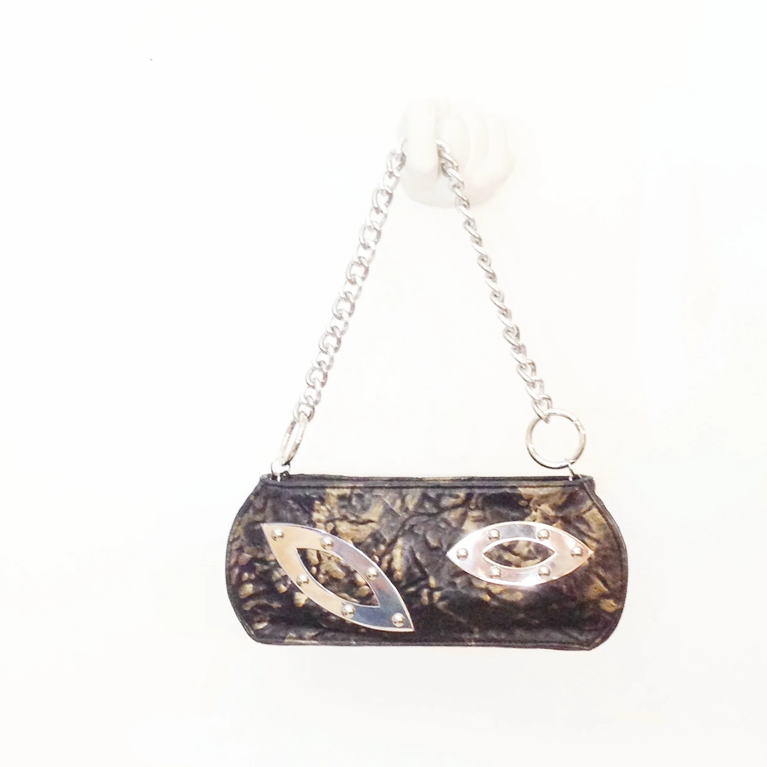 unnur-fridriksdottir-magnea-gold-clutch-1