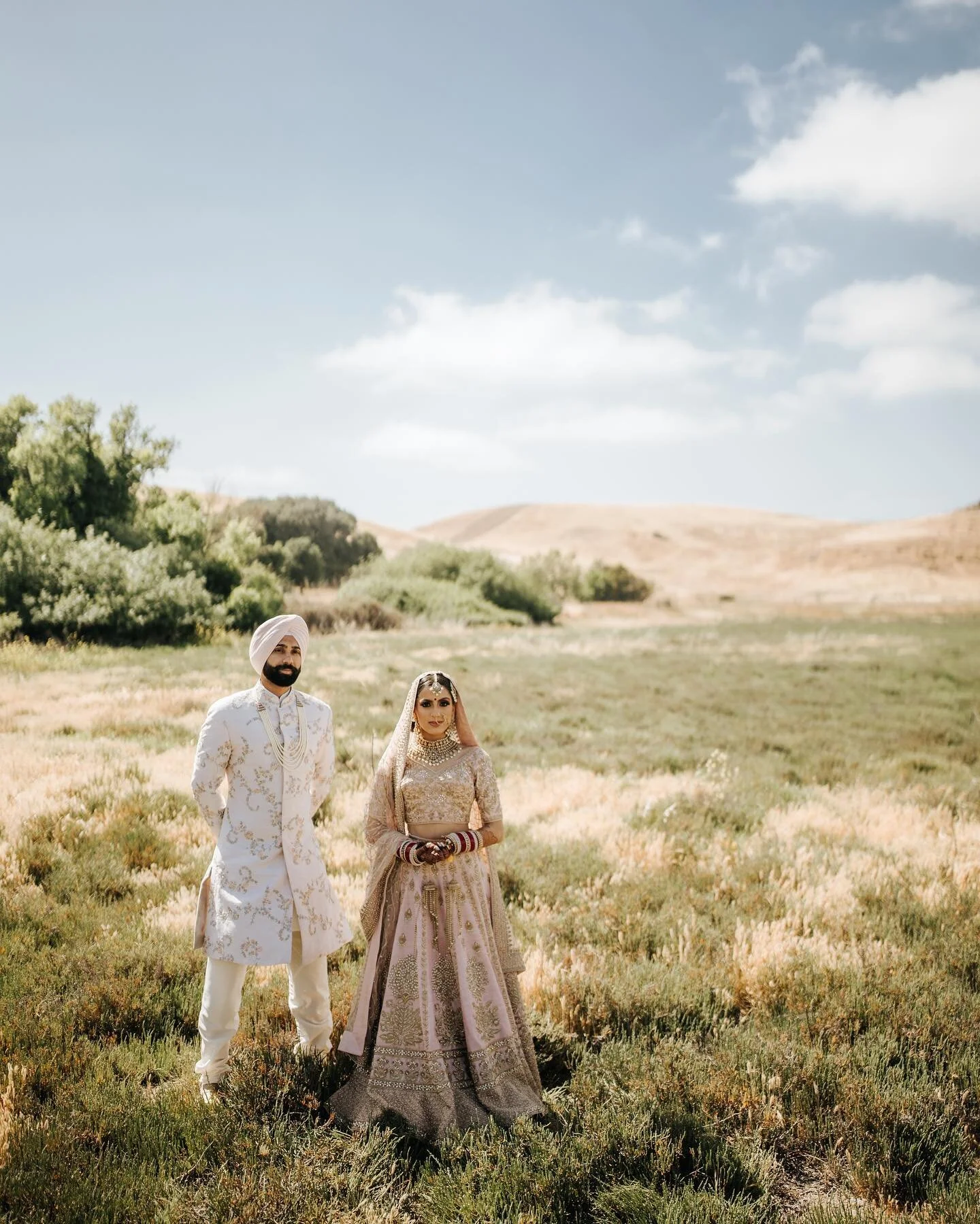 Atinder &amp; Navi 💞 

#maandijaan 
@atindermaan @naviii.dhillon 

Vendors: 
Photo/Cinema: @capturebysd 
Flowers: @nazooqpetals 
Makeup: @artistrybyjasmine 
Outfit: @stylestatements13 
Decor: @sai.decor @idodreamevents 
DJ: @slamzdj @thebprcrew @off