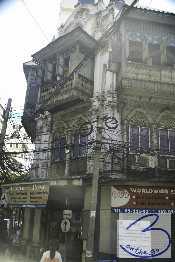 At the entrance to China Town we saw this old and (used to be) beautiful house