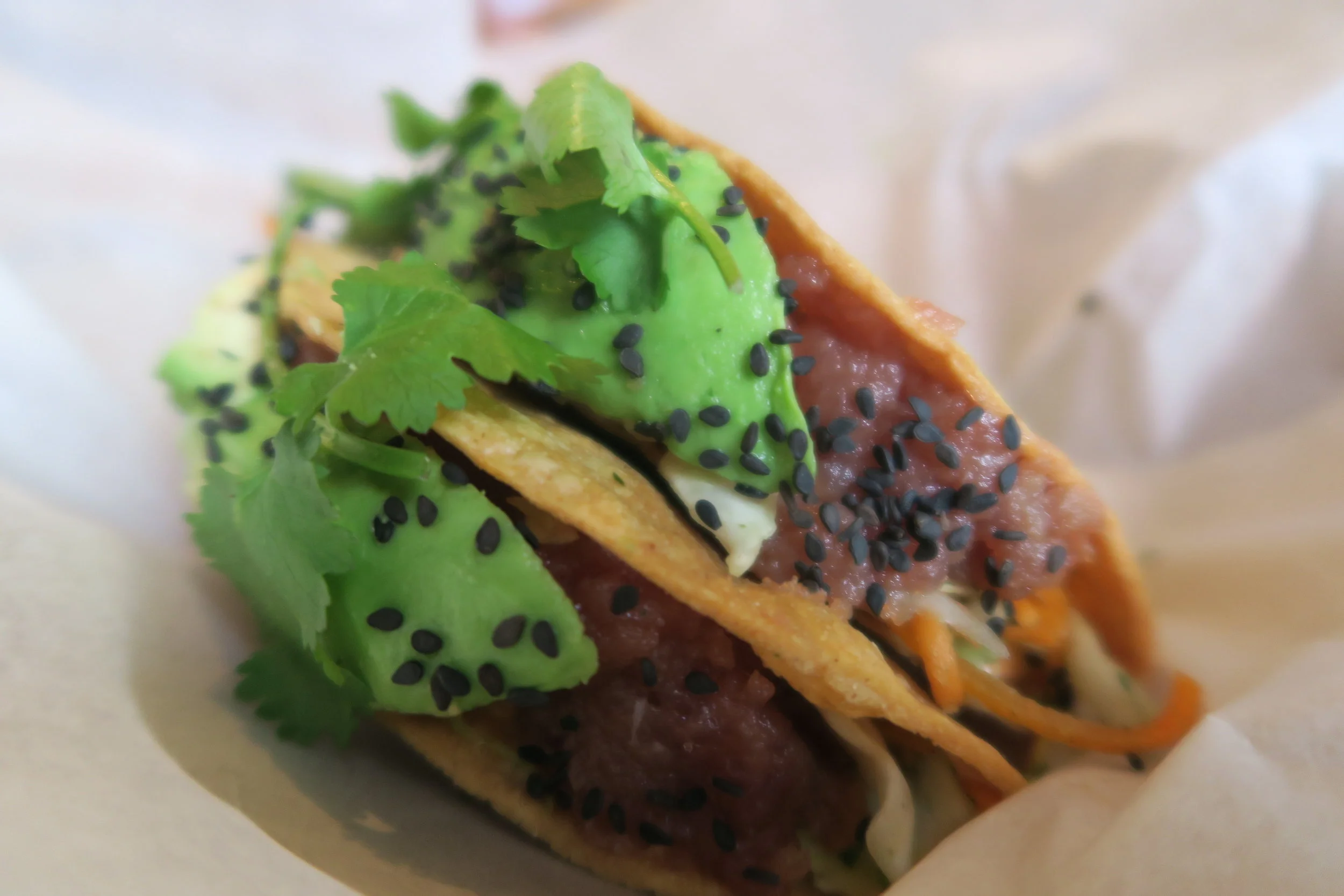 5-nyc-midtown-date-night-bars-with-food-sunday-theory