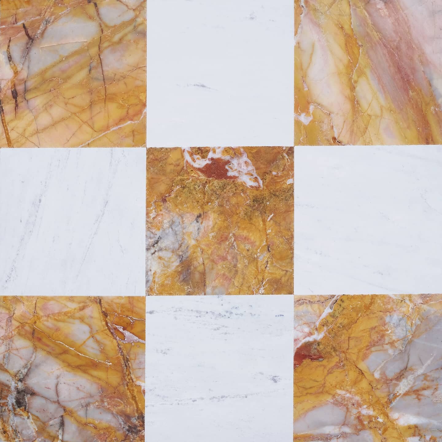 #MarbleMonday Loving the look of our stunning Etrusco Dorato and Alexandrian White together
 
 
 
#marble #marbletiles #whitemarble #luxurystone #foxmarble #geometricart