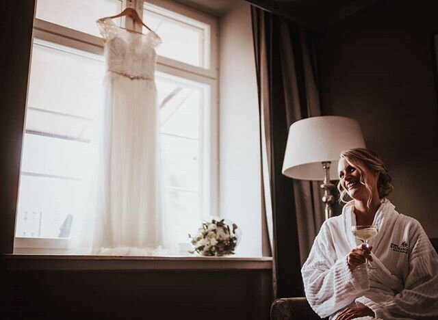 Getting ready with a glass of bubbly and a room full of your best friends &lt;3 #bride #wedding #weddinggown #champagne #weddingphotography #documentaryweddingphotography