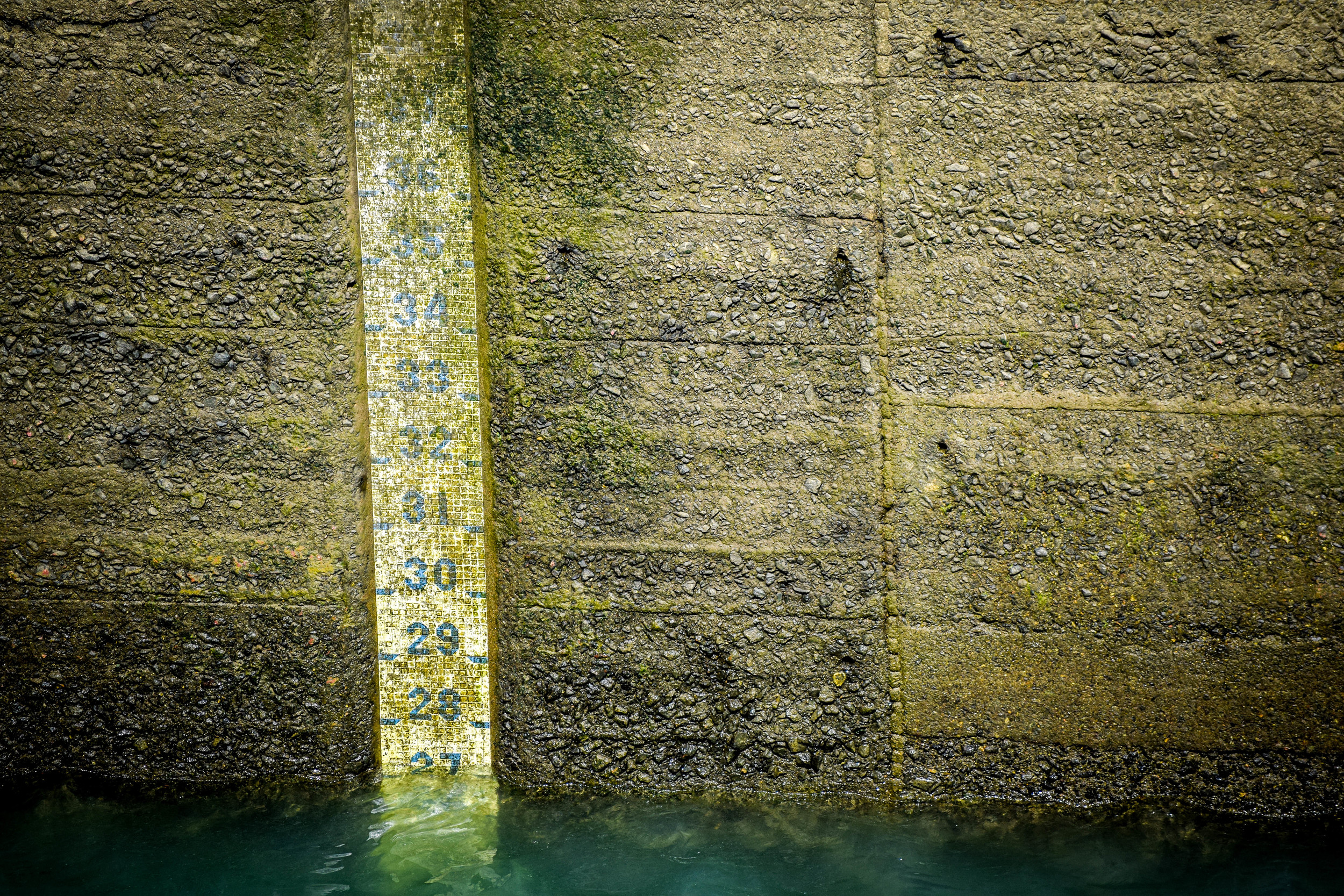 Water depth in the Gatun Locks
