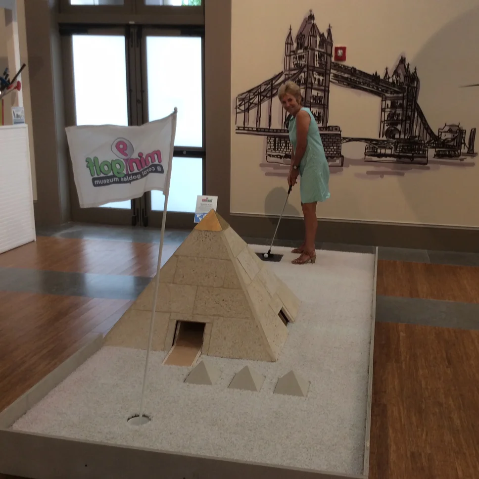 pyramid square.jpg