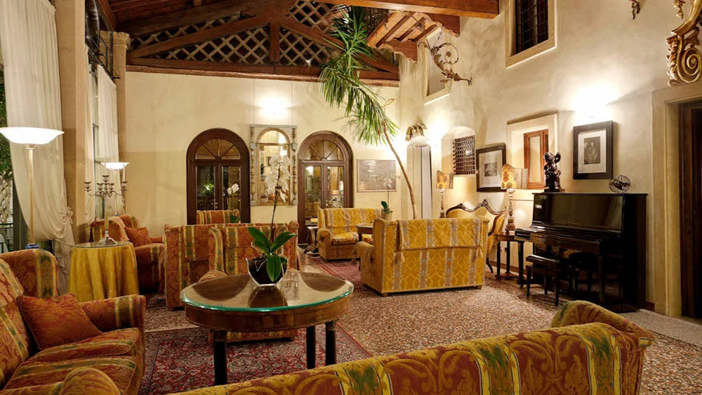 Hotelsweb-6.jpg