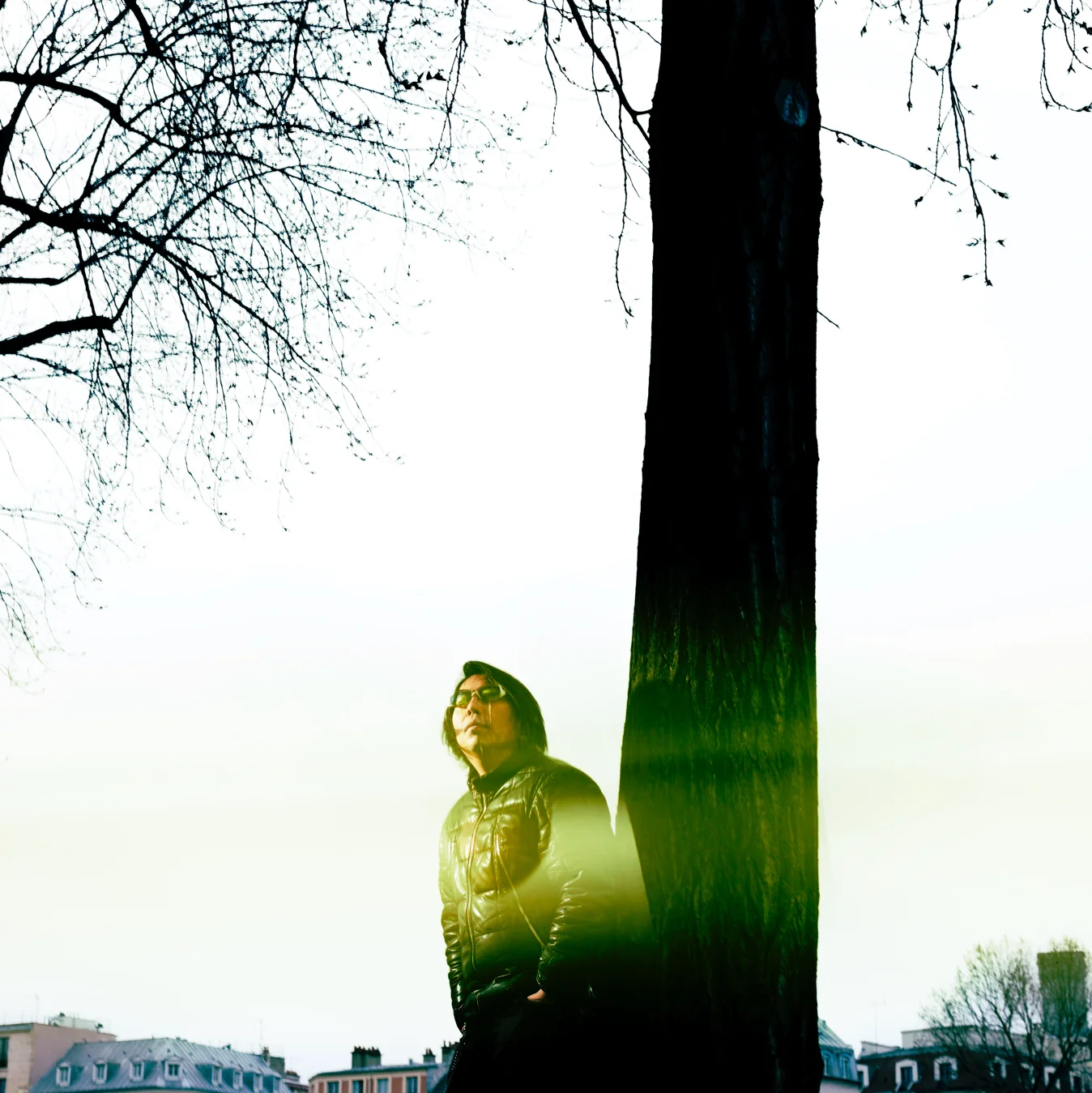 Hiroto Kuwahara, makeup artist du projet Omote, sur les bords de Seine, à Paris, le 15 mars 2015 (copyright photo : Lionel Samain )
