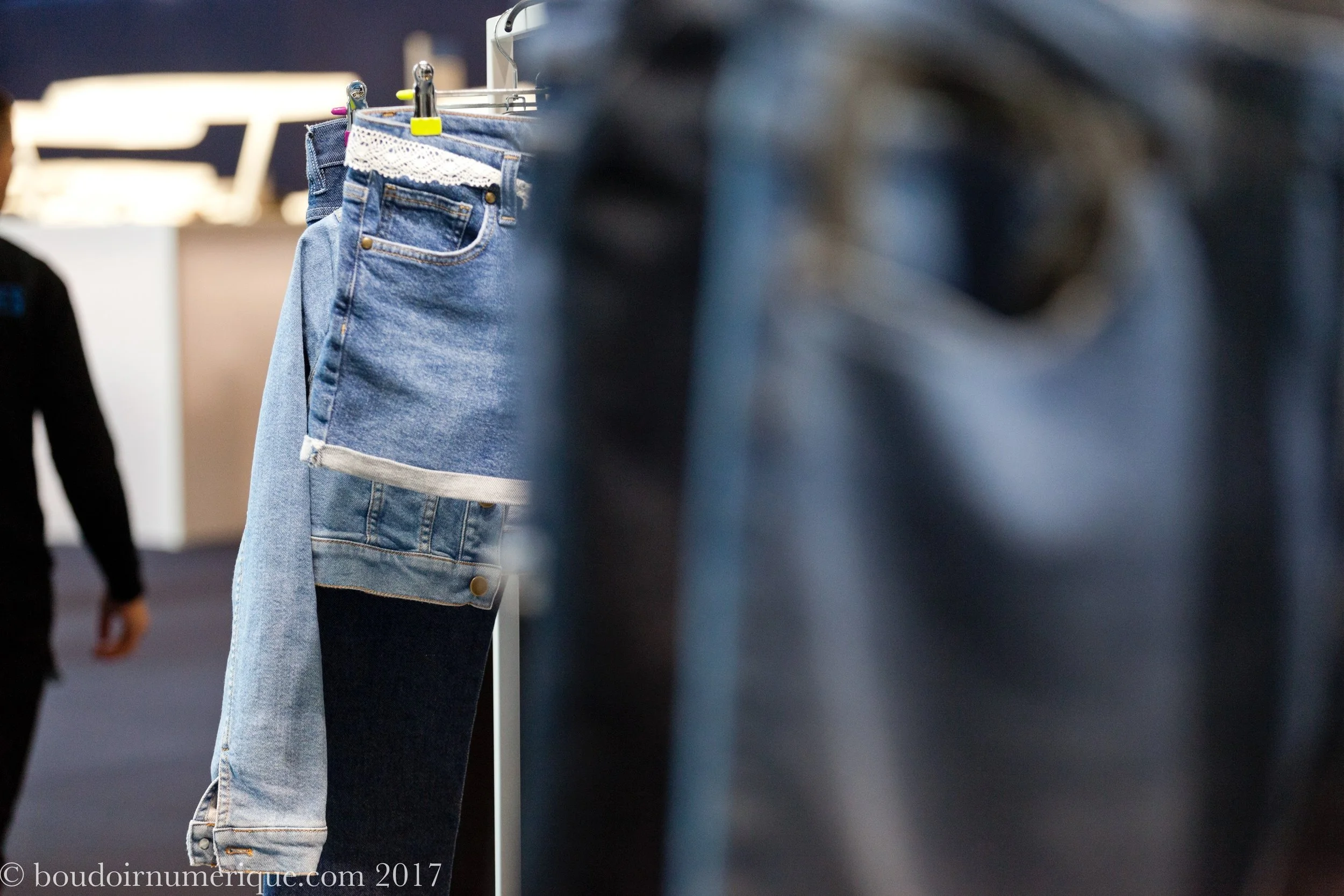 Gamme de denim connecté de Spinali Design (photo : Le Boudoir Numérique).