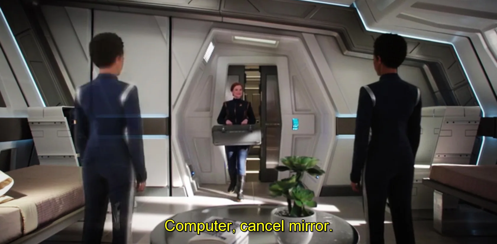 Michael Burnham’s virtual mirror that closes itself on vocal command (episode 4).