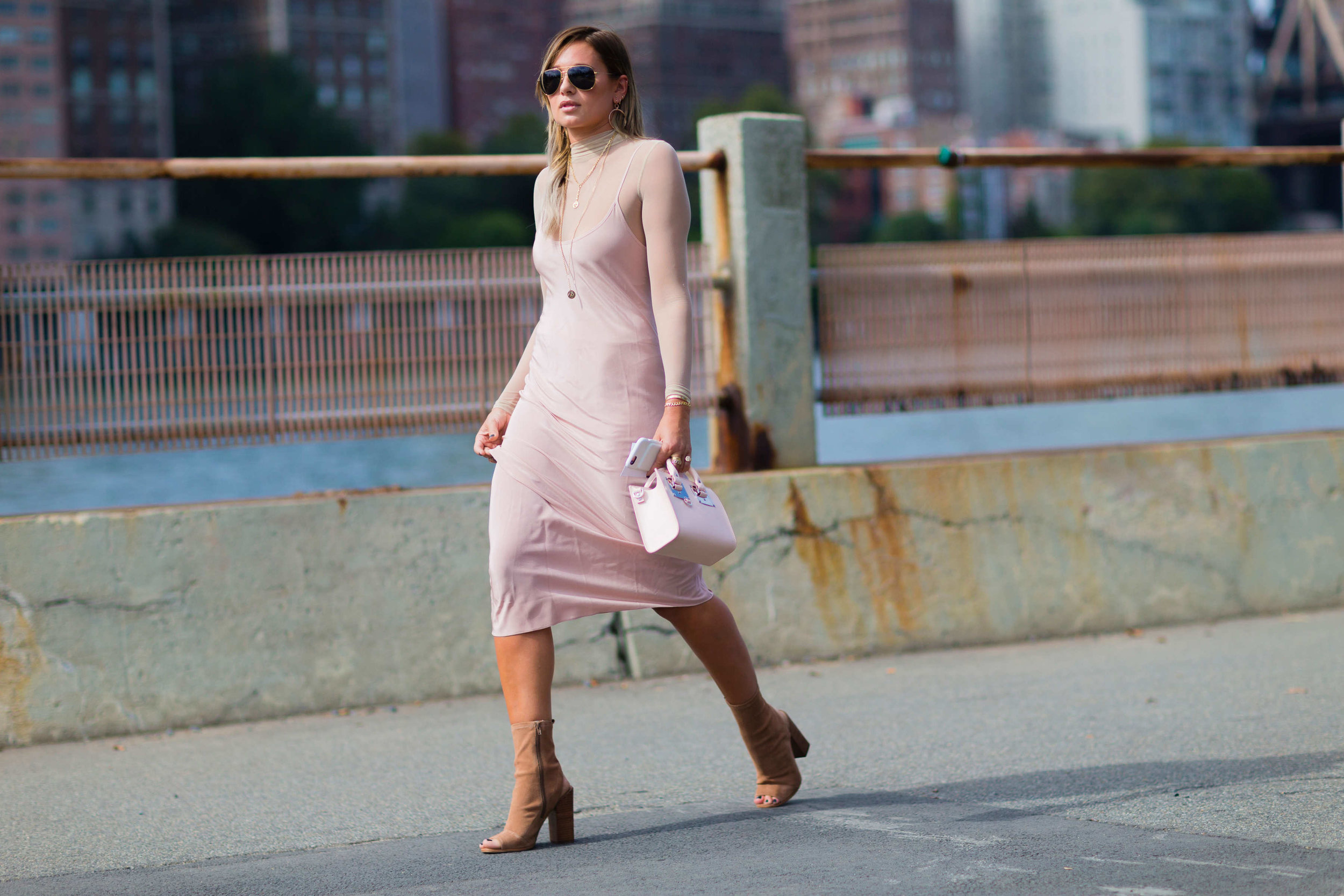 nyfw-street-style-day1-12.nocrop.w1800.h1330.2x.jpg