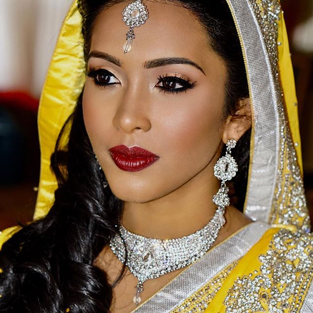 #throwbacktuesday to this gorgeousness!  Glowy skin and bold lips 😍 #guyanesebride #yellowsaree #glowyskin #boldlips #macdivalipstick #guyanesewedding #vogueindia #maharaniweddings #airbrushmakeup #makeupartistnyc #heenadasbrides