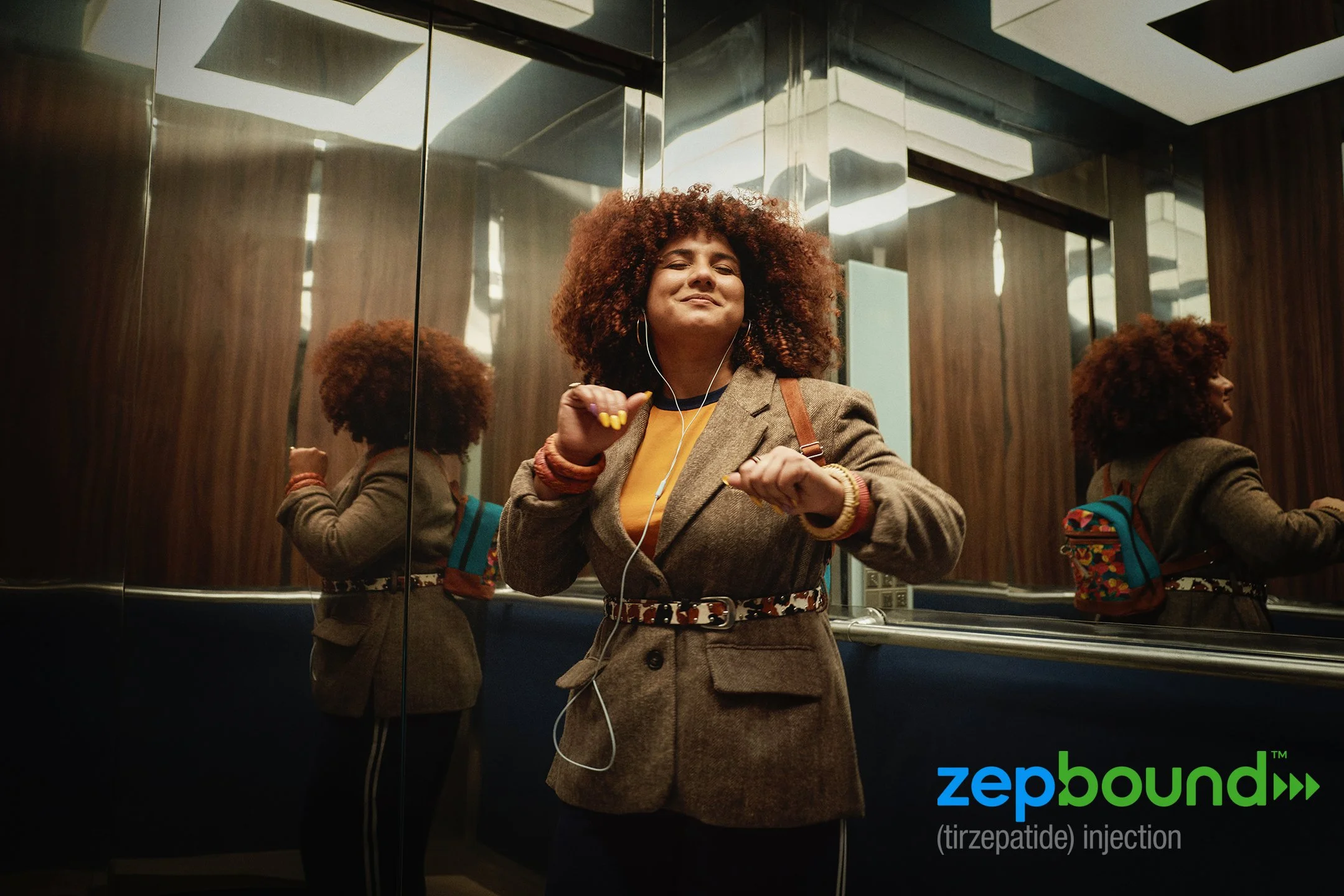 03_Elevator_Dance_24592_R2_FIN.jpg