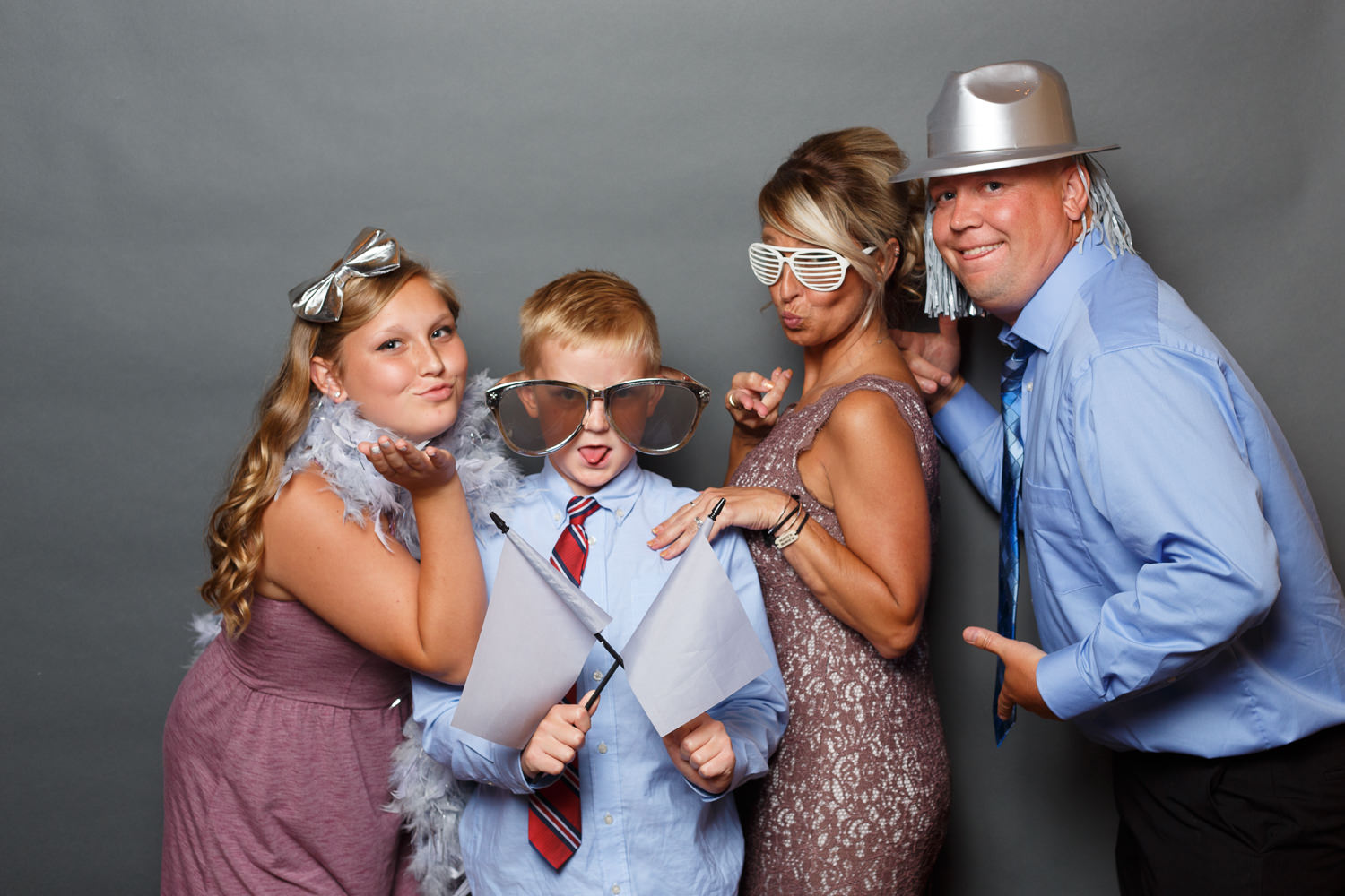 Morgan and Dillon-photobooth-016.jpg