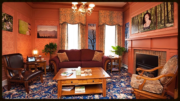 The Aldo Leopold Family Lounge is a safe, quiet, place to relax. Guests can read by the fireplace or visit over a complementary cup of coffee. There is a toy box in the corner for children to entertain themselves.