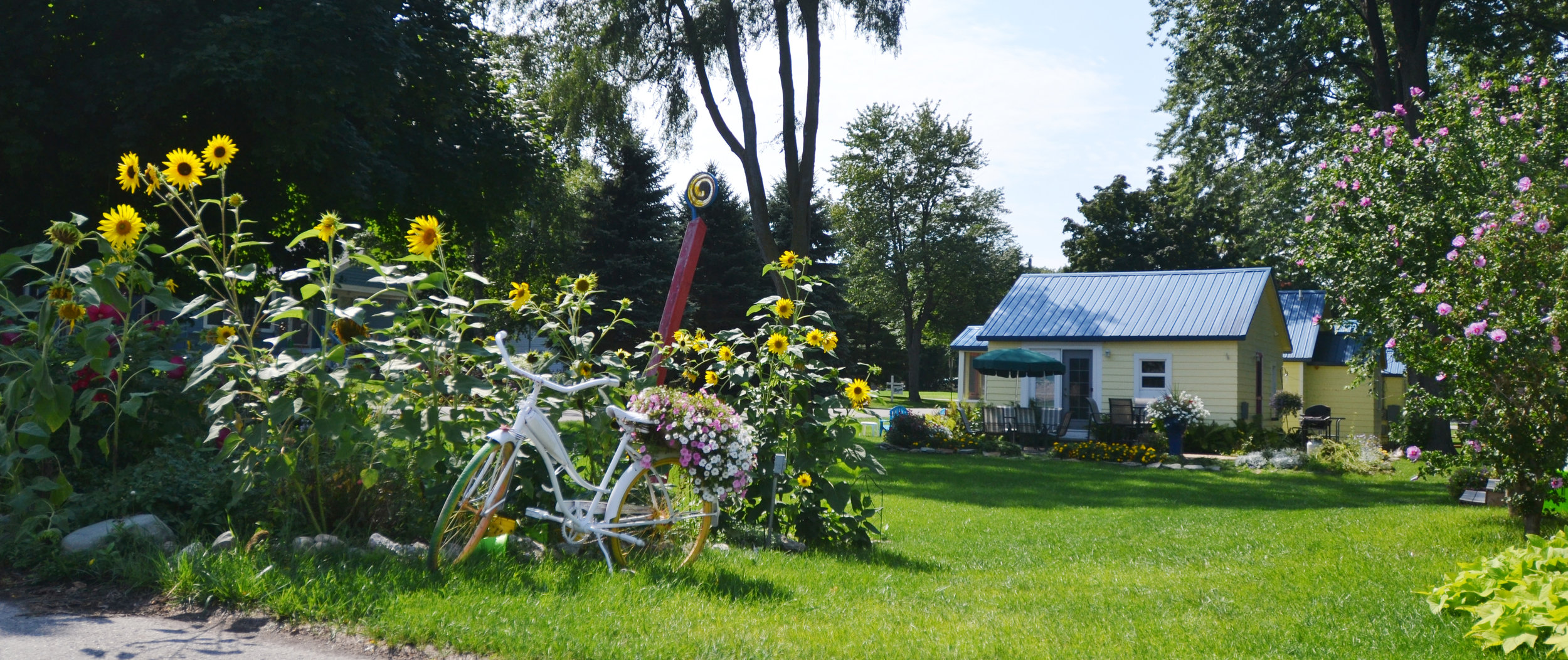 Stay In A Cottage In Port Austin Michigan Little Yellow Cottages