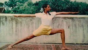 Virabhadrasana II - Geeta Iyengar 