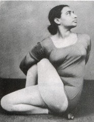 Ardha Matsyendrasana - Geeta Iyengar