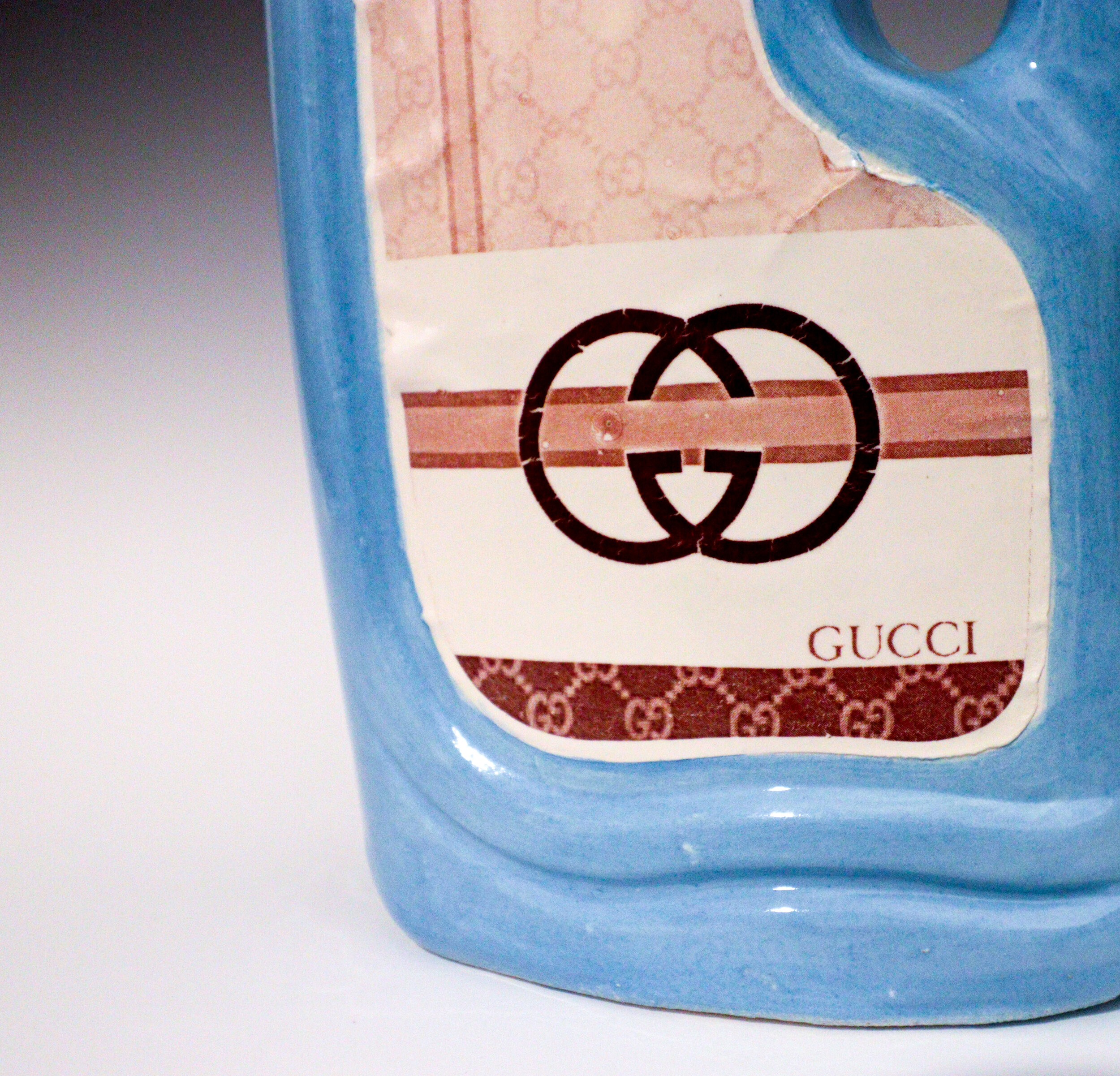 closeup_gucci-bottle.jpg