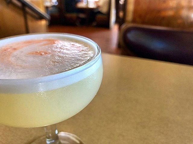 Nothing looks better than this right here, right now. #comecooldown #gin ⚡️
.
.
.
#littledomsla #losfeliz #losangeles #breakfast #brunch #lunch #dinner #larestaurants #lafood #food #foodie #italian #labars 📸: @rkduggins