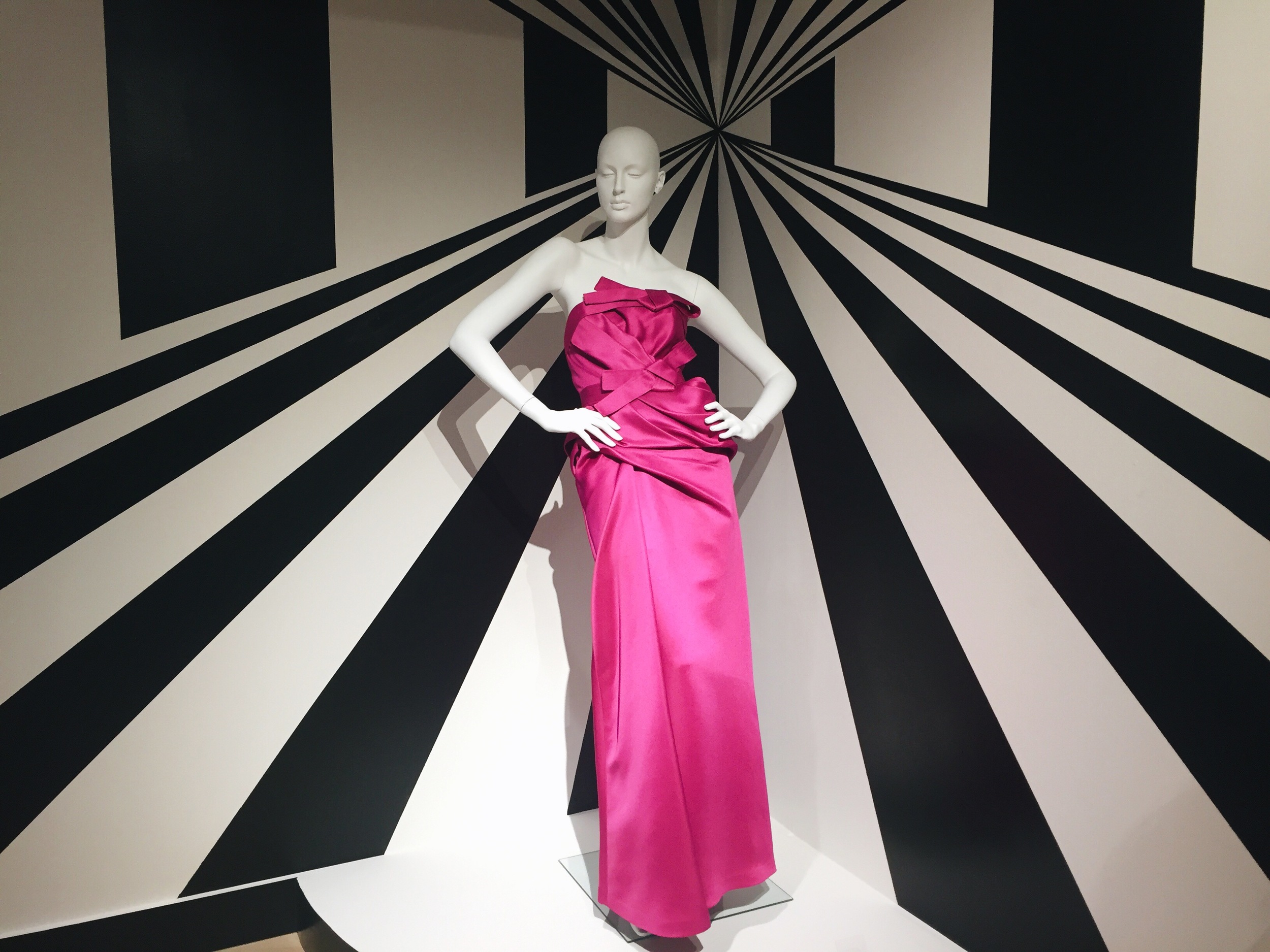 Click to expand. Carolina Herrera 2011 collection.