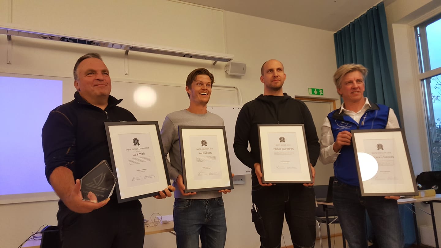 Ordförande Oscar Wersäll tog emot diplom och “kristall”