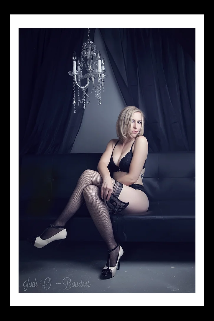 Boudoir Photography Studio in Calgary Alberta. Packages for all budgets and sessions geared towards you comfort level. Hair and make-up avaible