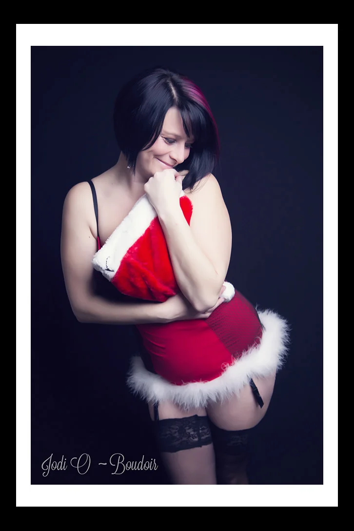 Boudoir Photography in Calgary for women of all shapes and sizes. Custom sessions design to pamper and leave women with unbelievable confidence. Fun and affordable photography.