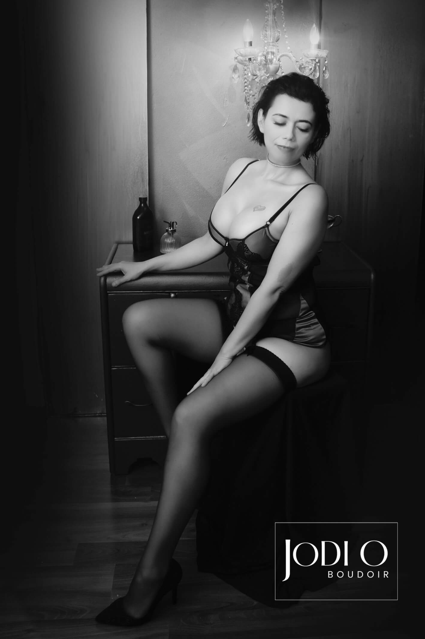 Calgary Boudoir Photography November 2023 (20).jpg