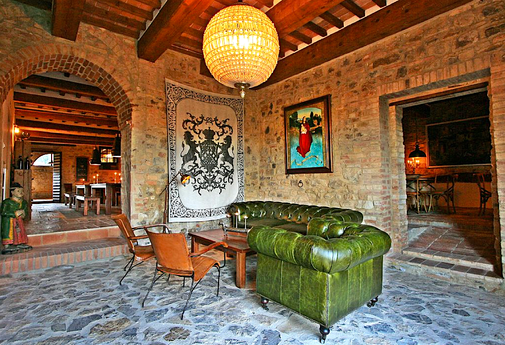 Cugnanello wine bar lounge.png