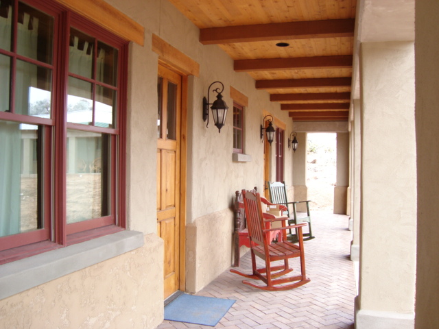 Guest porch.JPG