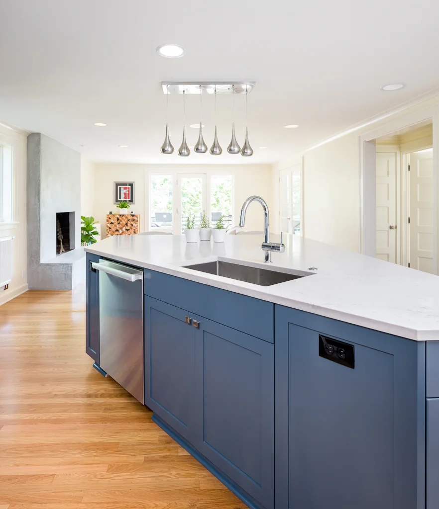 16042 Kitchen Island1.jpg