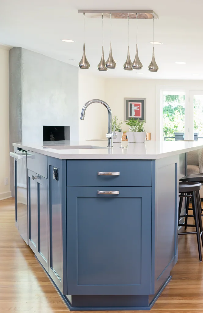 16042 Kitchen Island3.jpg