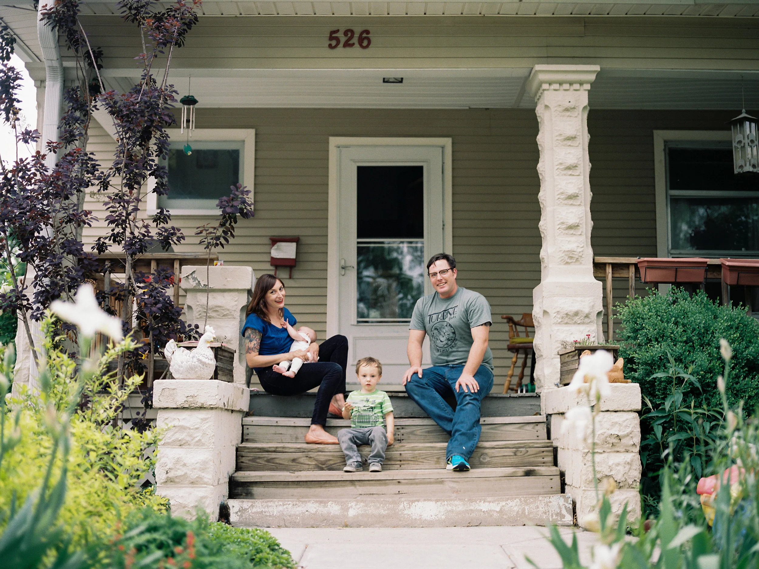 CZINSKI FAMILY - CASUAL BACKYARD PORTRAITS
