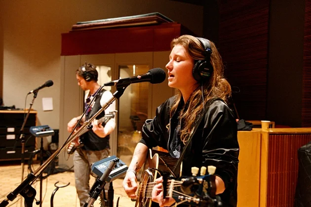 20150415_carson-mchone-performs-at-radio-heartland-2_91.jpg