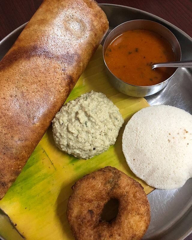 First order of business when we get to Bangalore - devour a full on Bangalore breakfast - piping hot idlis, crispy vadas, buttery dosa wih coconut chutney and sambar. Nothing can beat a South Indian savoury breakfast for me. And Bangalore&rsquo;s dar