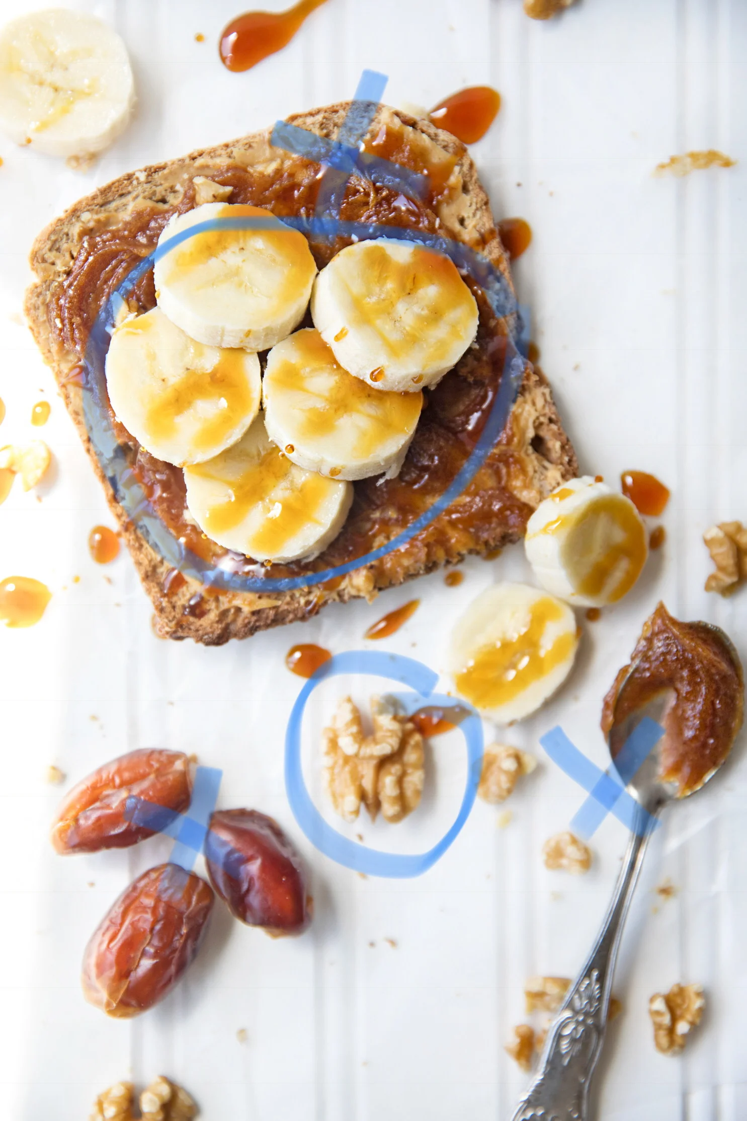 date-banana-toast-maha-munaf-food-photography-rule-of-odds.jpg