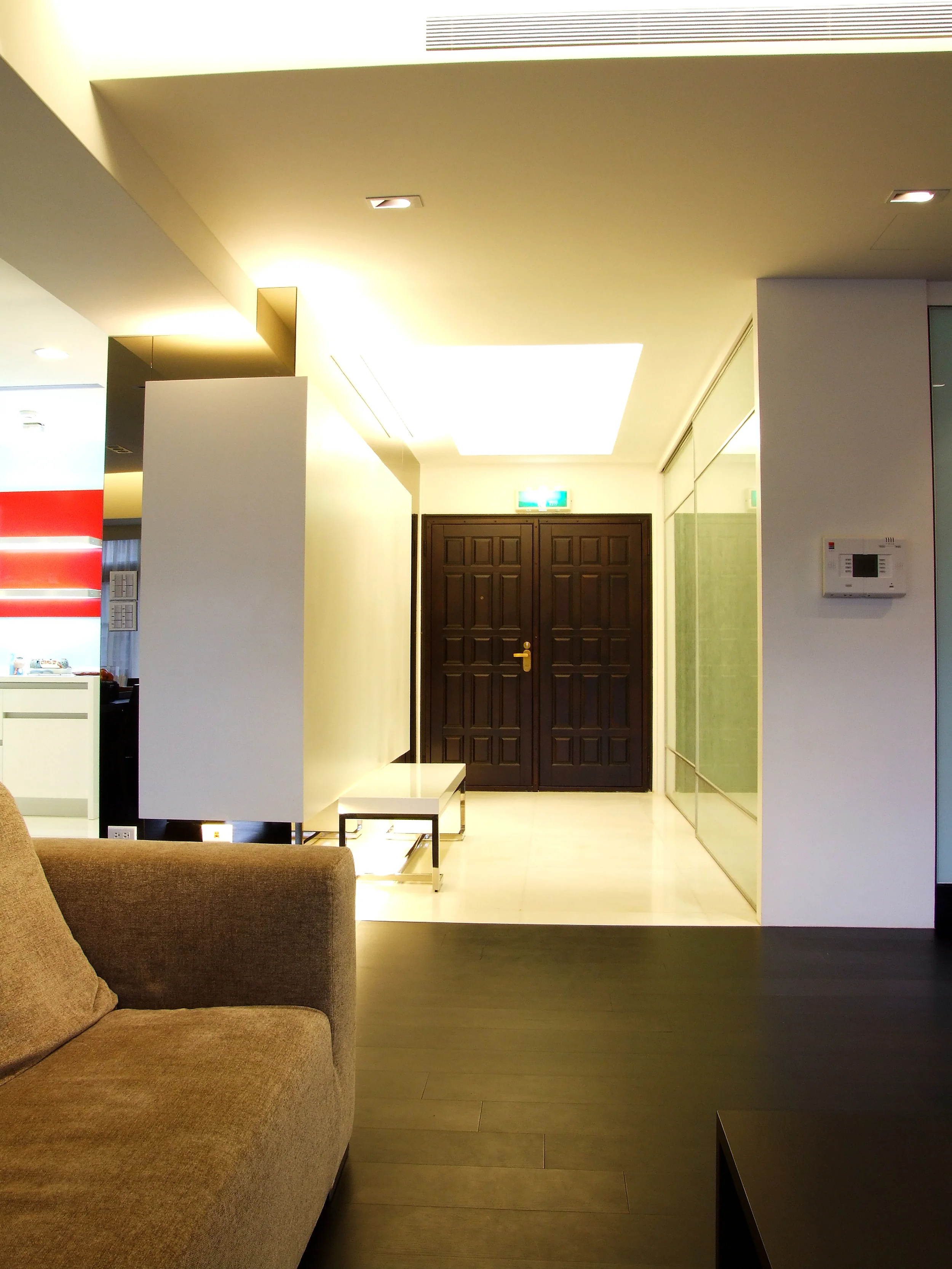 12-Lobby.JPG