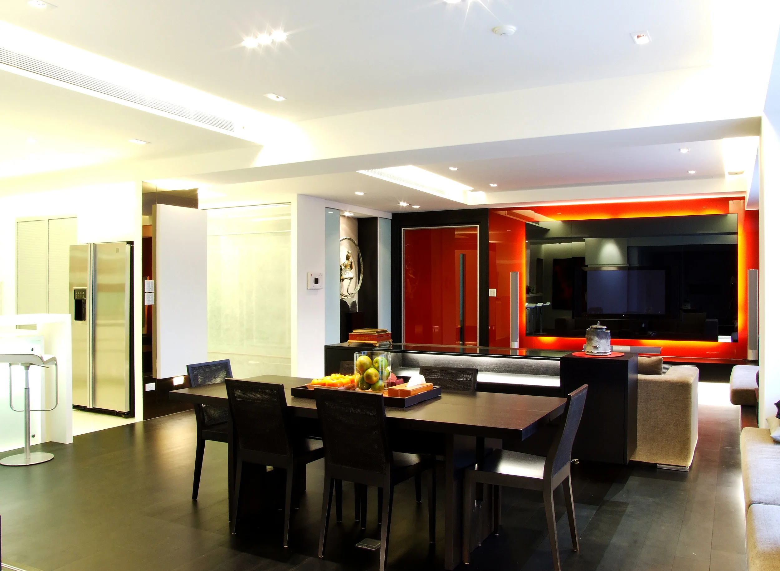 39-LivingRoomL.JPG