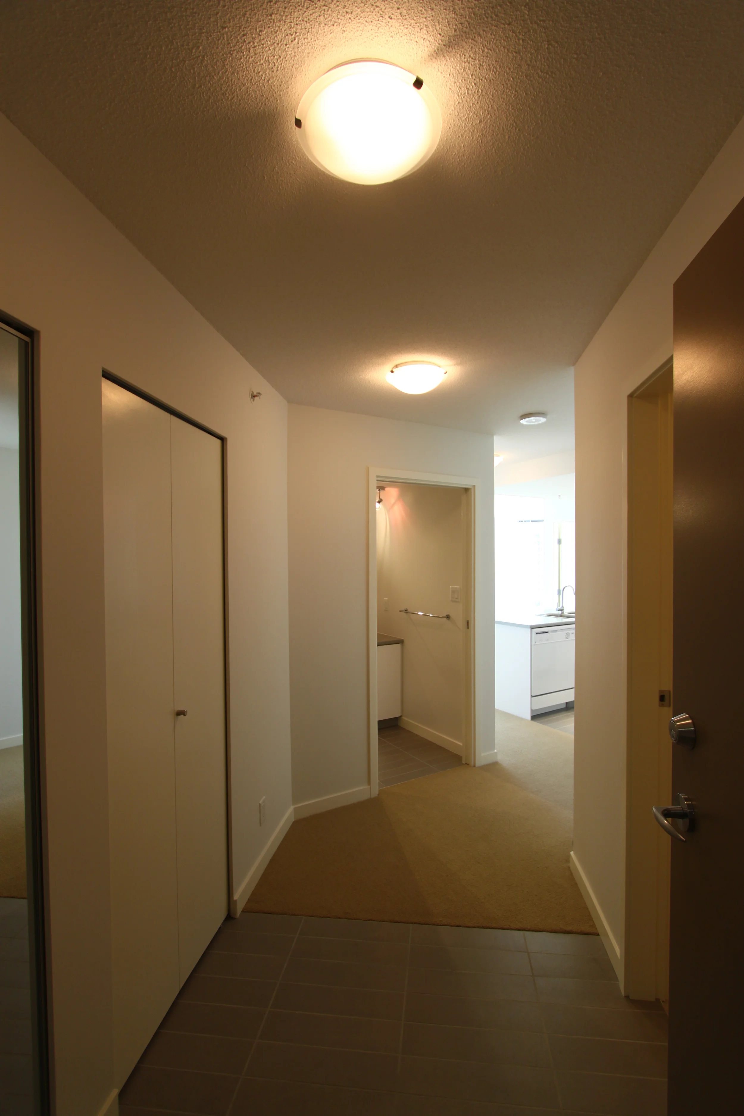 12-Hallway1.JPG