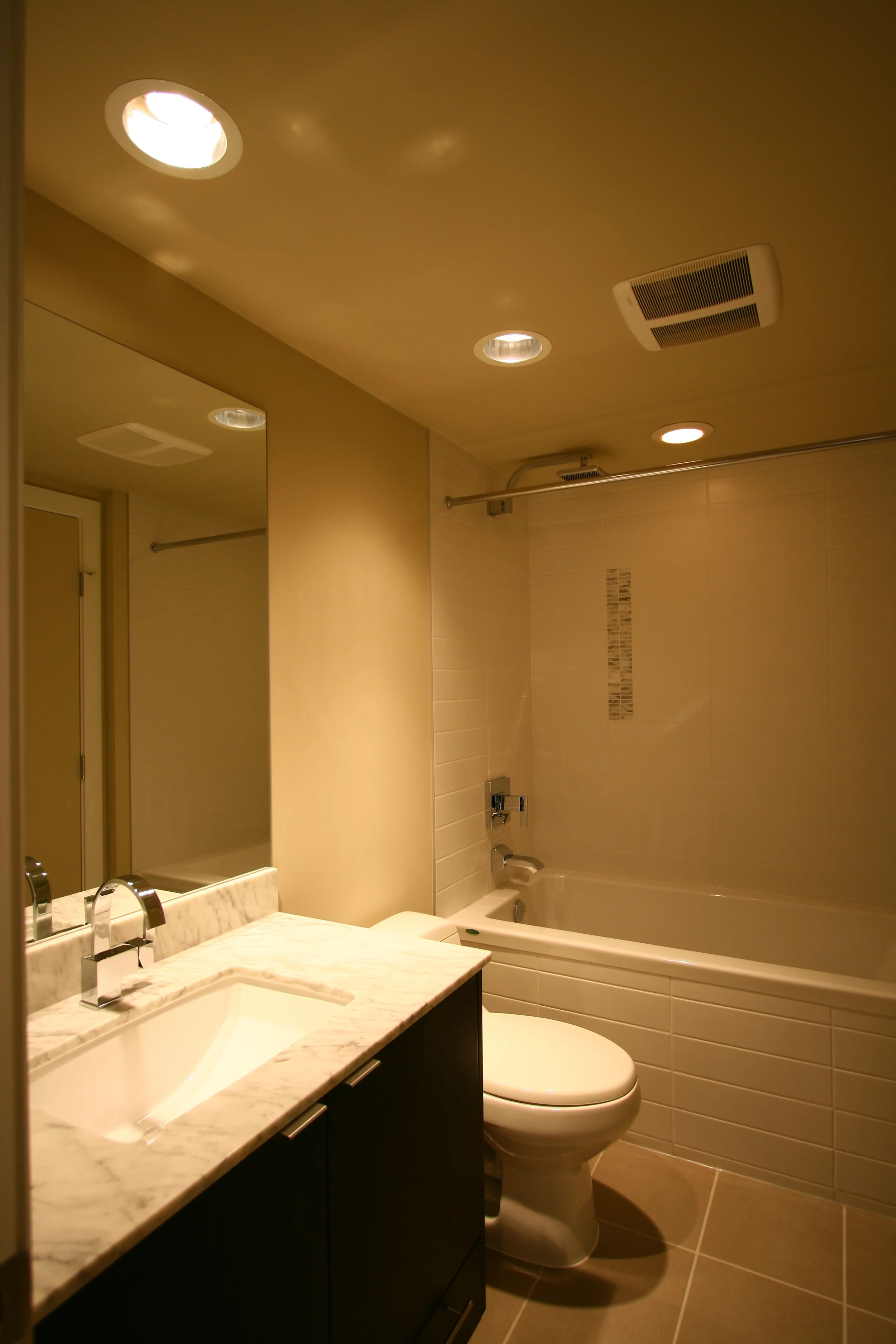 28-Bathroom2.JPG