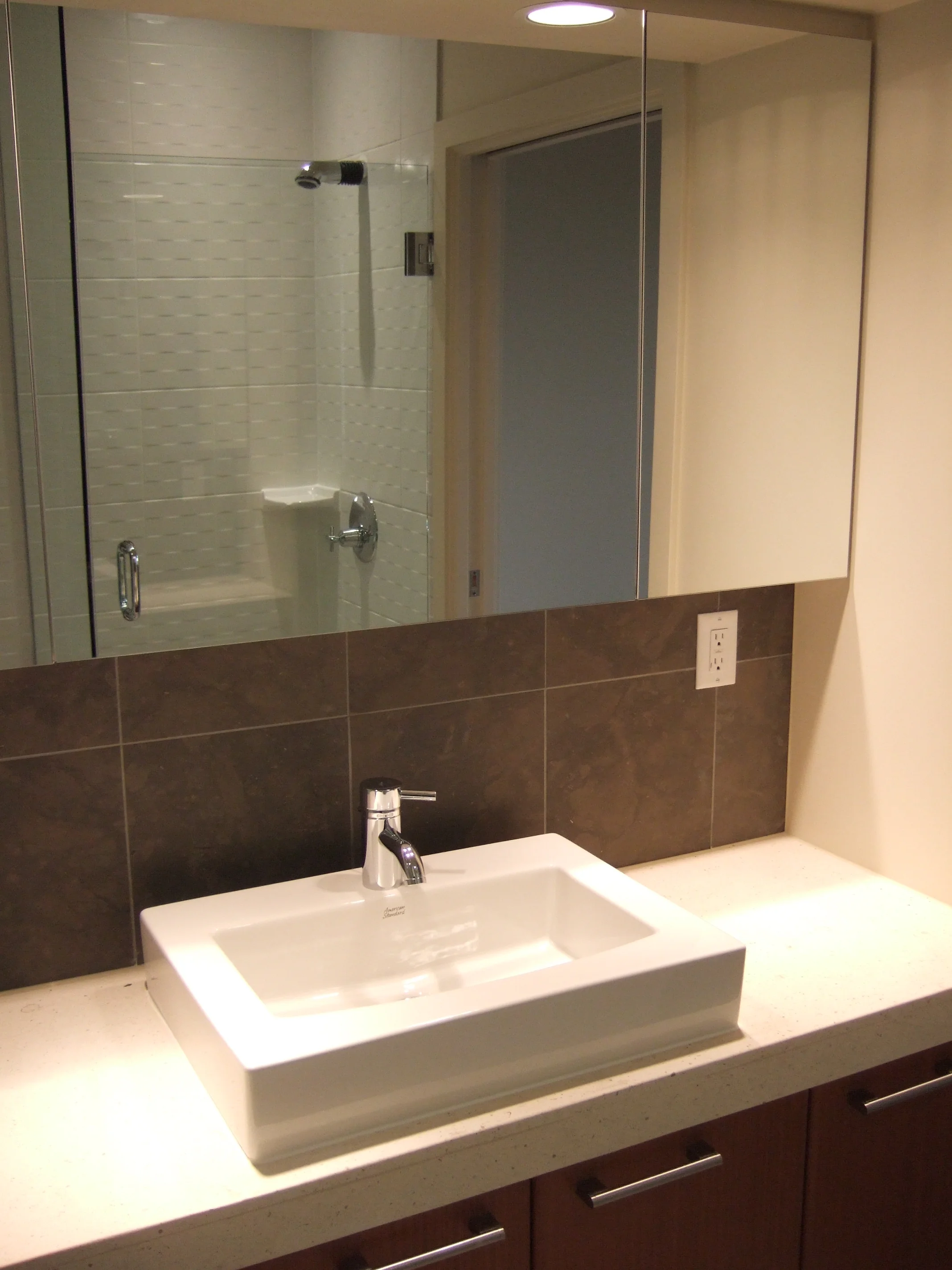 17-Bathroom2.JPG