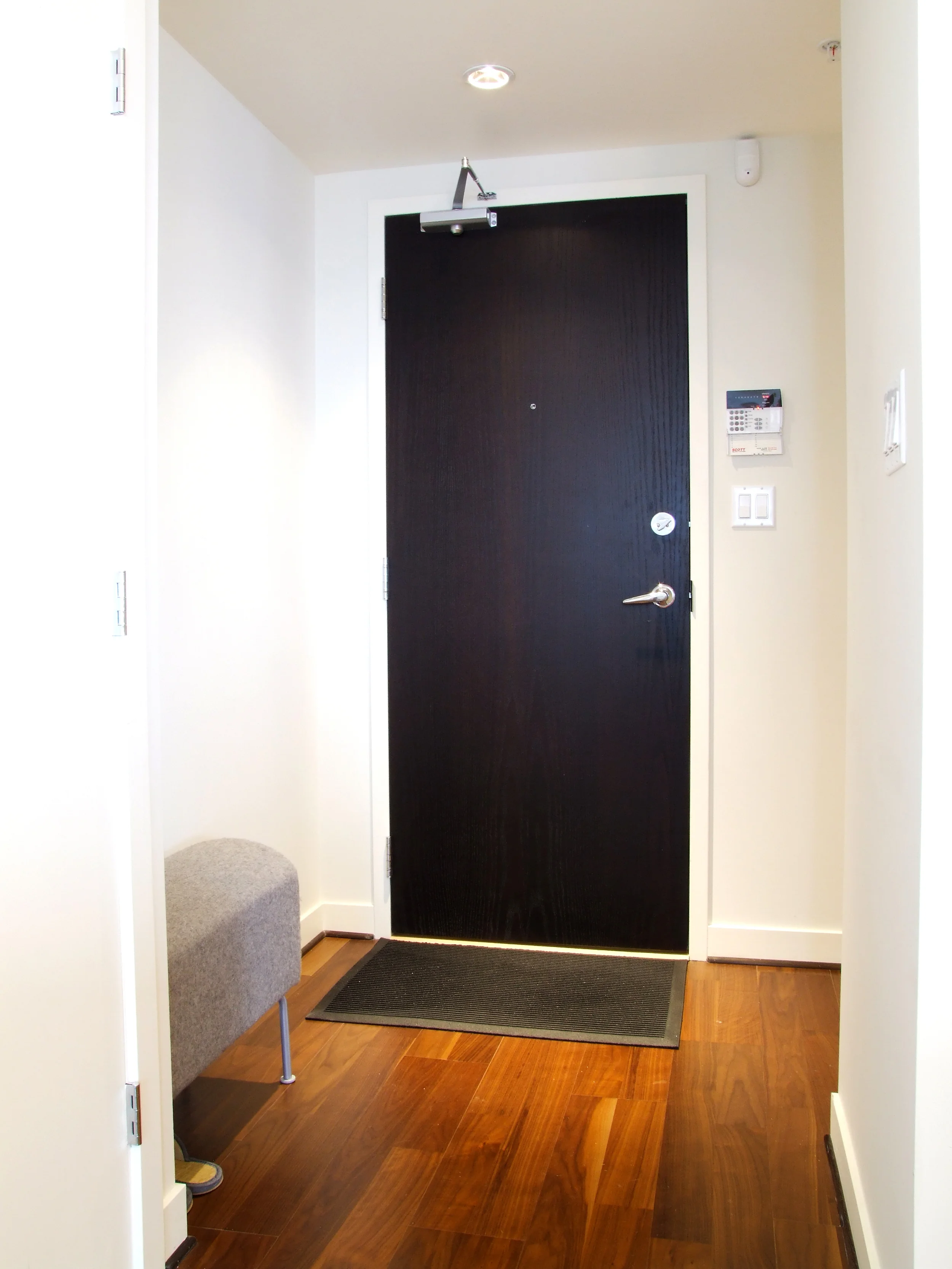 01-Entrance1.JPG