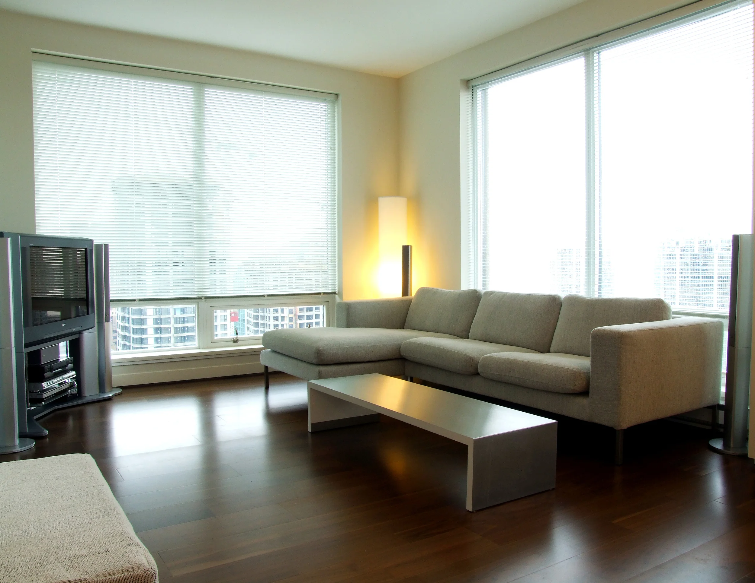 08-Living2.JPG