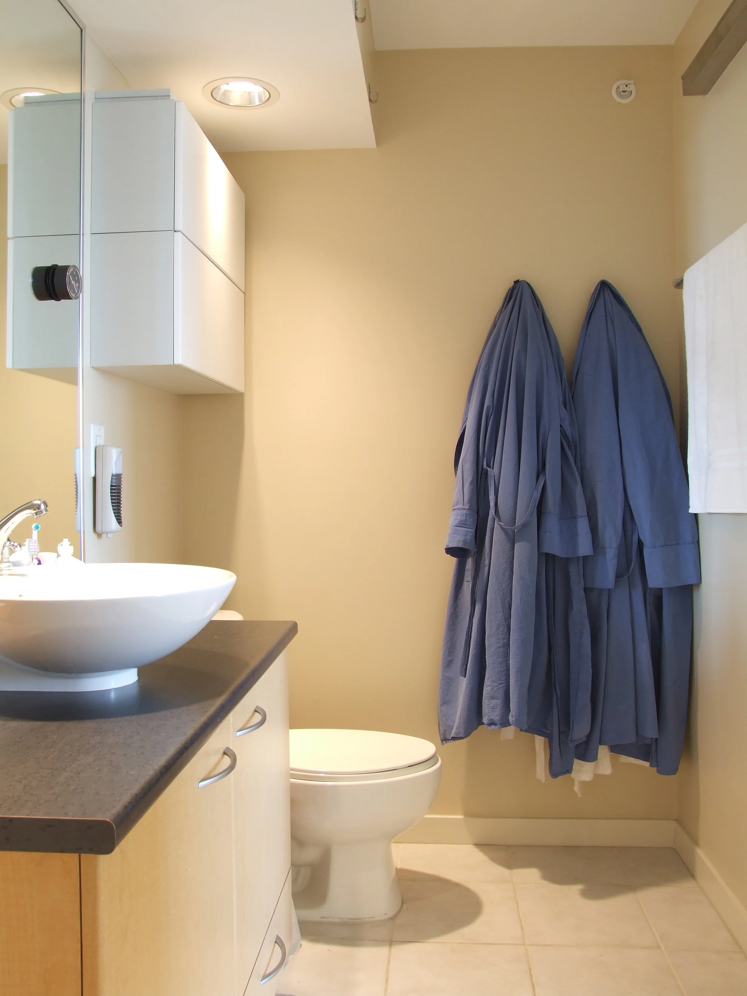 Master Bath 1.JPG