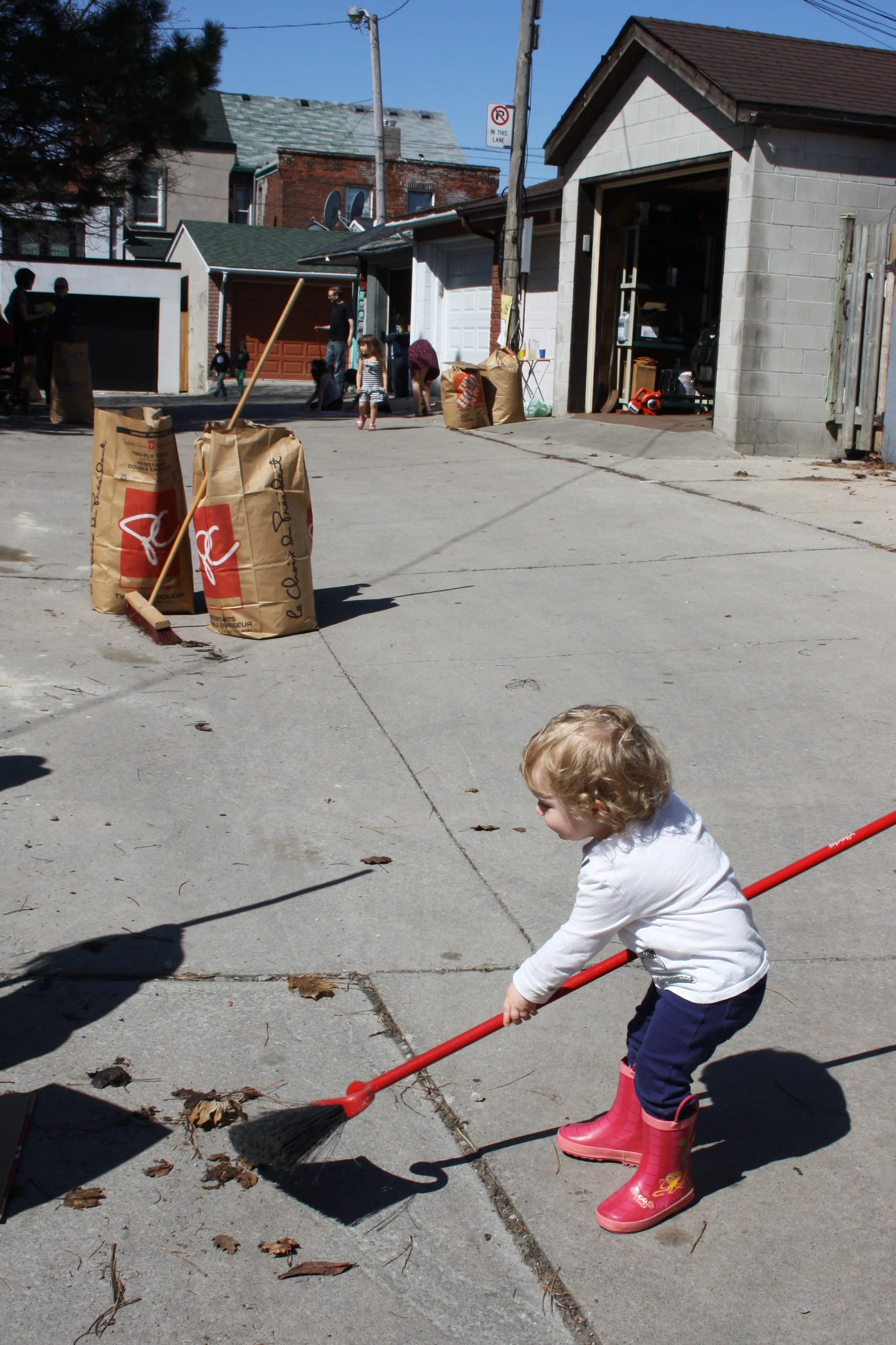Laneway Spring Clean-up — The Laneway Project