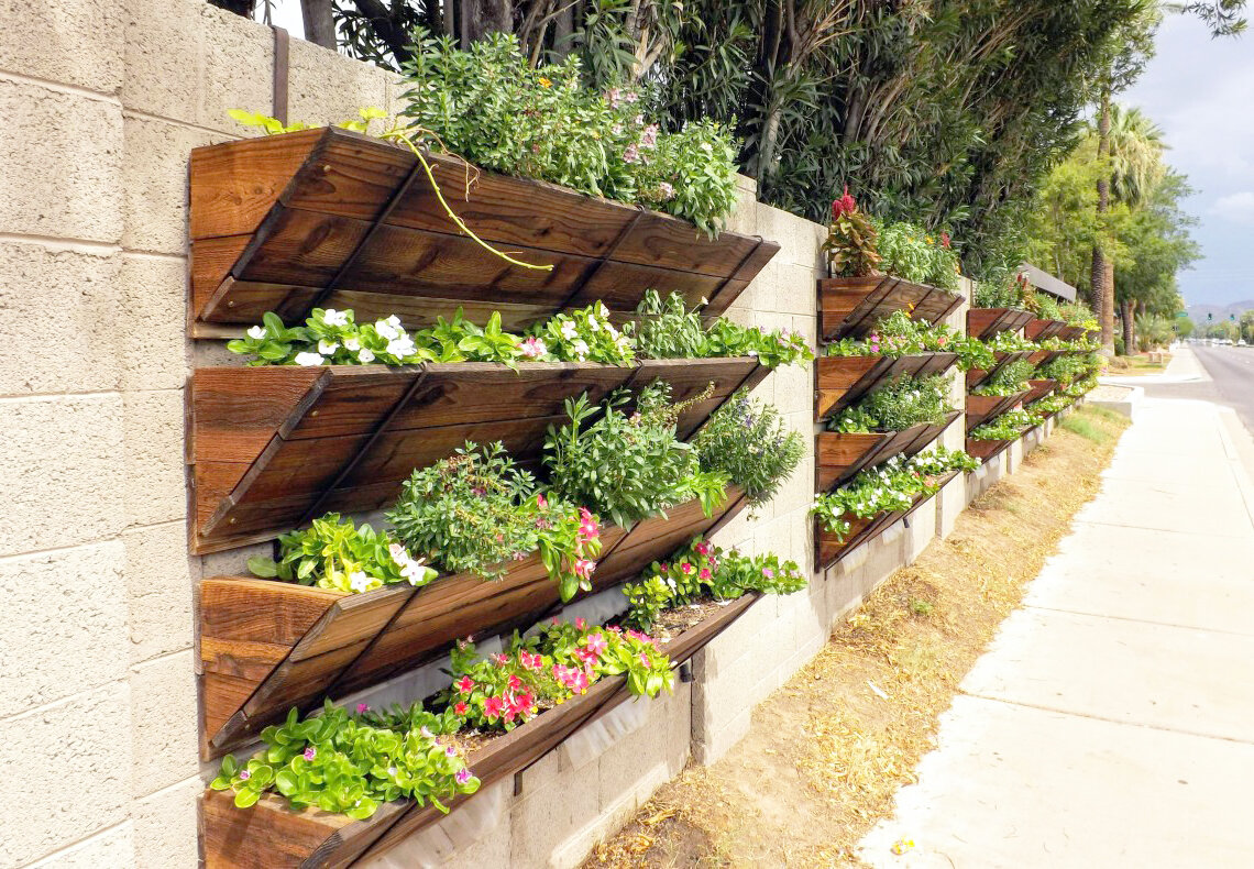  Window boxes can brighten both your laneway and the adjacent indoor space.  Location: Guildford Lane, Melbourne, Australia  Image credit: City of Melbourne 