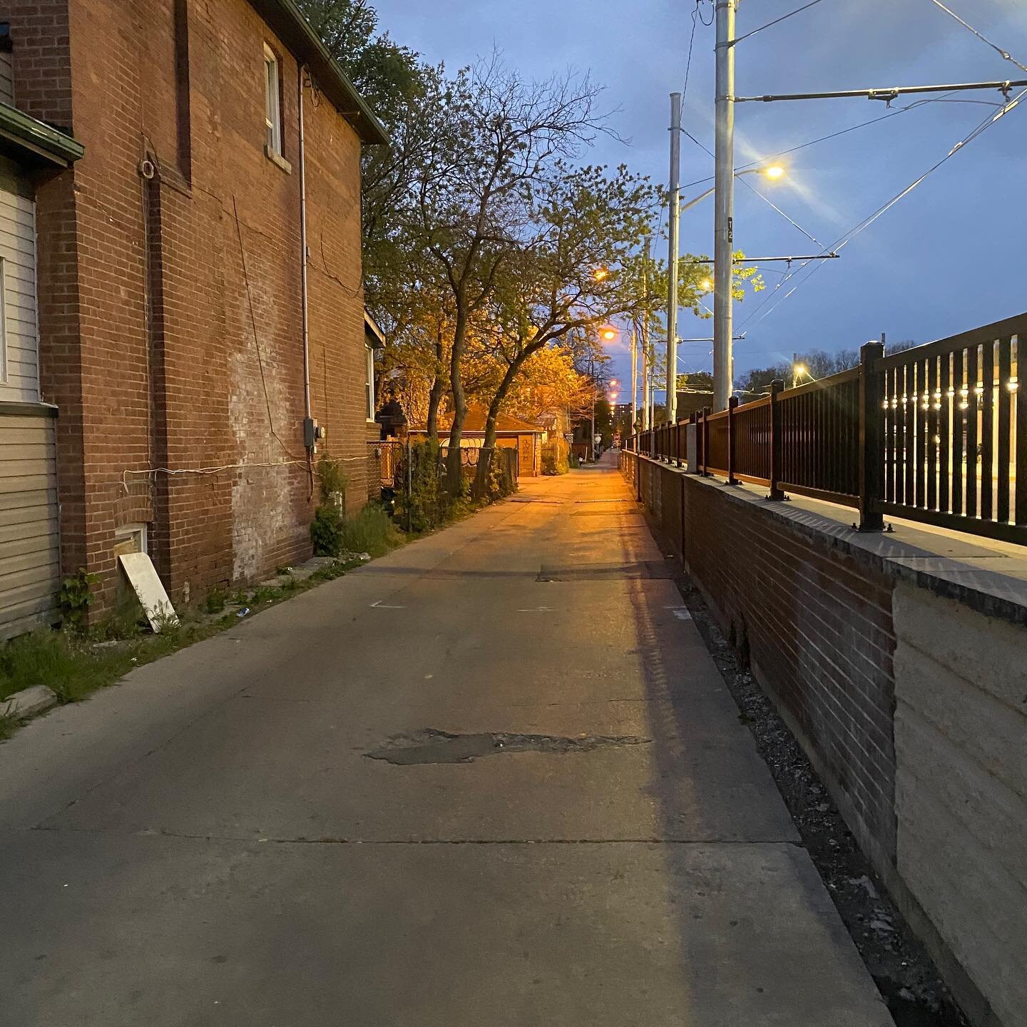 Here&rsquo;s the before shot of our Danforth-Main Laneway Connection project. 

If you want to see how we&rsquo;re planning on translating the community&rsquo;s big ideas for these laneways into tangible improvements to the built environment, join us