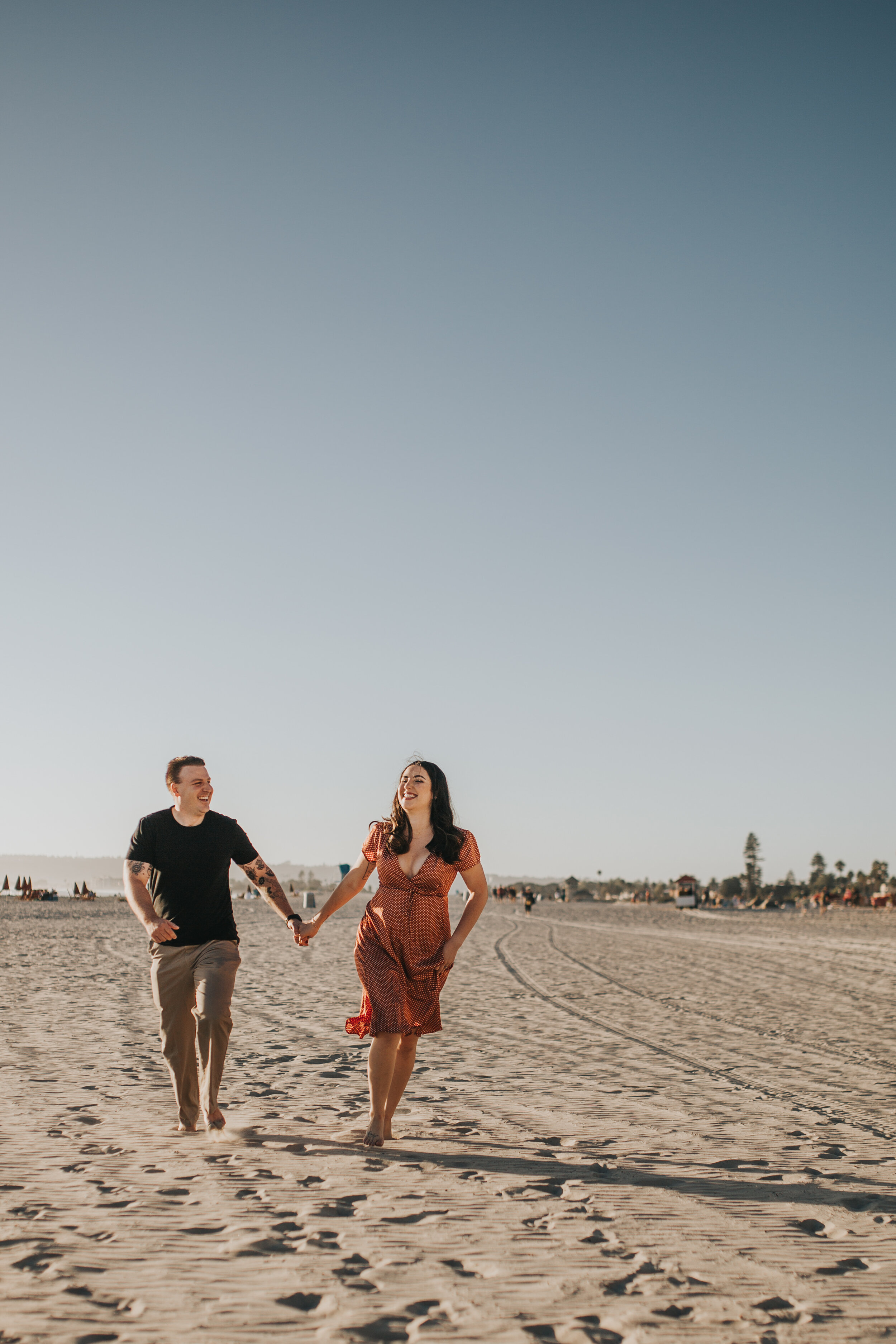 coronado-beach-engagement-session-valerielendvayphoto-016.jpg